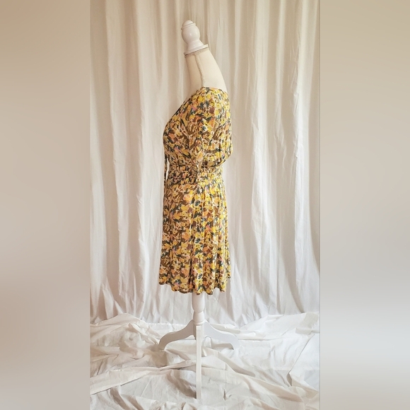Free People Womans Size 0 Fit & Flare Short Floral Dress Yellow w/Rutched Sleeve - Picture 7 of 13